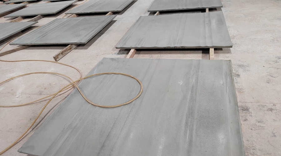 廣州花都區(qū)老城區(qū)停車(chē)場(chǎng)改造GRC清水混凝土墻板工程案例