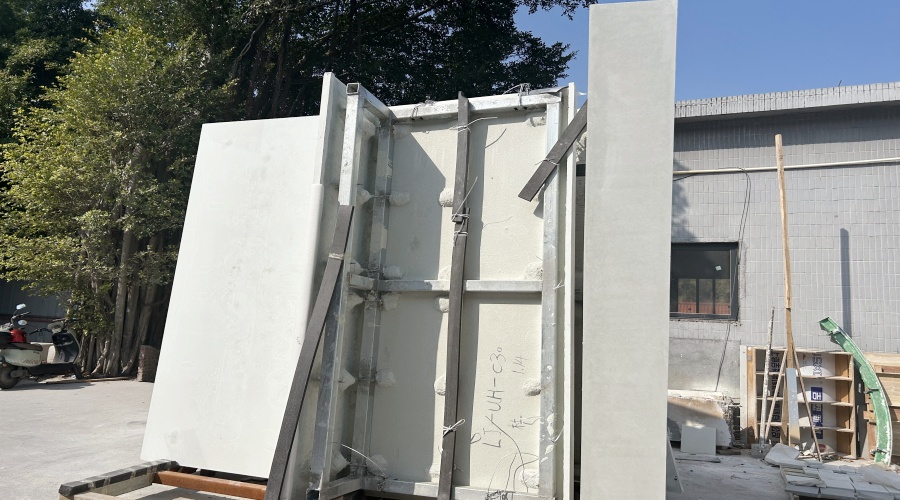 UHPC廠家：廣清大型工業(yè)園廠房UHPC門(mén)頭幕墻造型工程