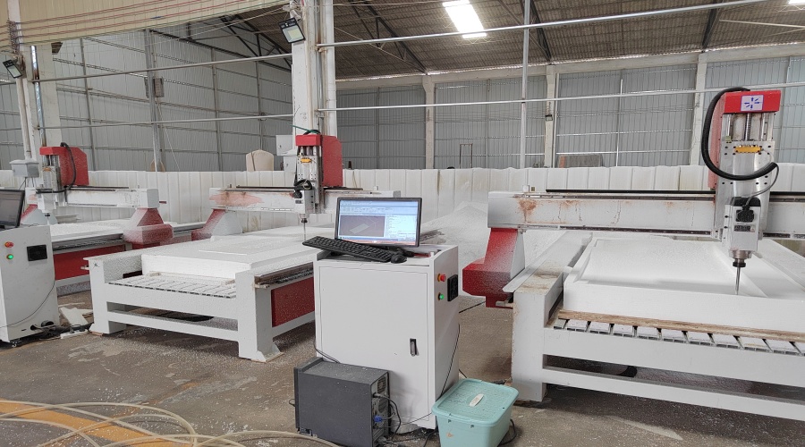 飾紀(jì)上品引進(jìn)五軸雕刻機(jī)