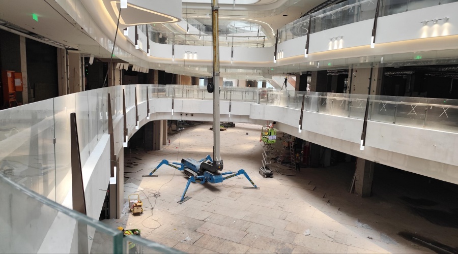 廣州金融城君超商場GRG中庭攔河完工落地案例賞析